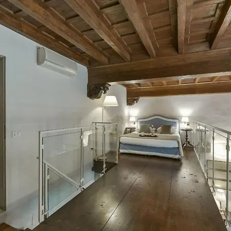 Lägenhet Caravaggio Frescoed Big Loft In Oltrarno Florens