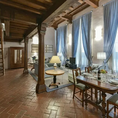 Caravaggio Frescoed Big Loft In Oltrarno