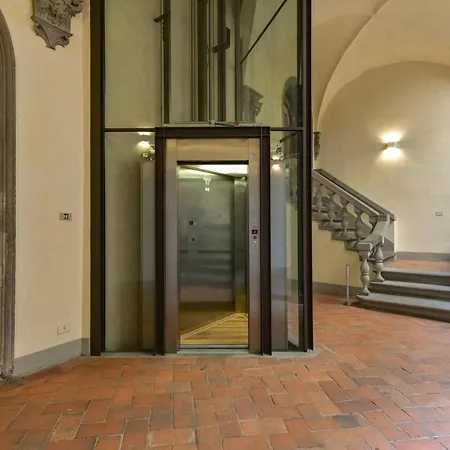 Caravaggio Frescoed Big Loft In Oltrarno * Florens